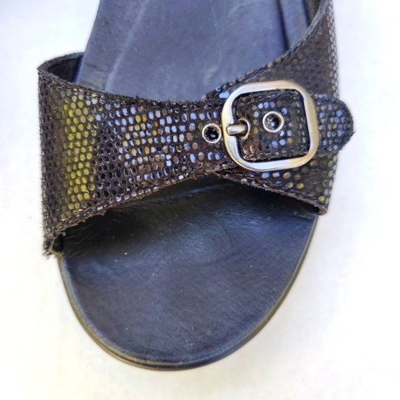 Dansko Sandi Black Shimmer Double Strap/Buckle Sandals Women’s Size 7.5 - 8 - Picture 3 of 9